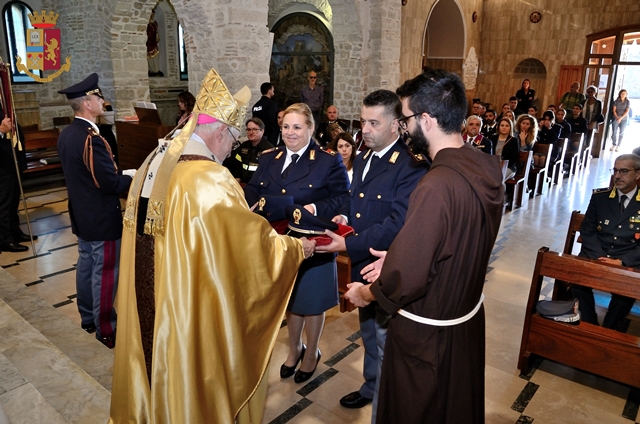 Festa del patrono della Polizia. Il messaggio del vescovo Giovanni  nell'omelia - Maremma News